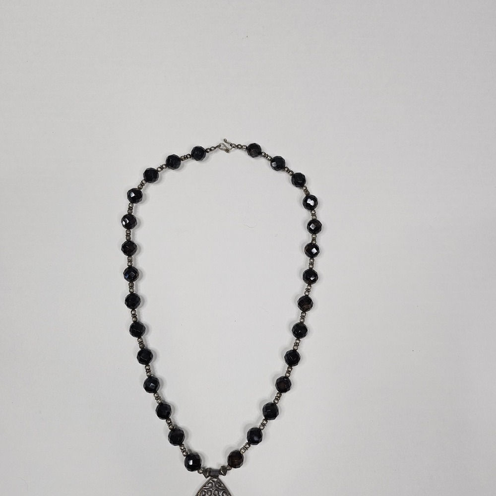 Black Faceted Glass Bead Necklace Silver Tone Filigree Teardrop Pendant Boho - Picture 5 of 9